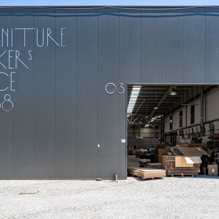Fabrication des meubles maison XXL au Nord du Portugal