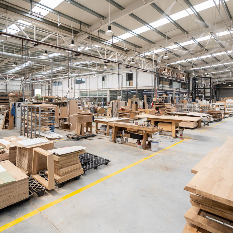 Usine de fabrication des meubles maison XXL