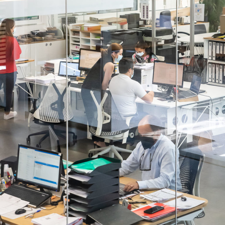 Usine de fabrication des meubles maison XXL au Portugal